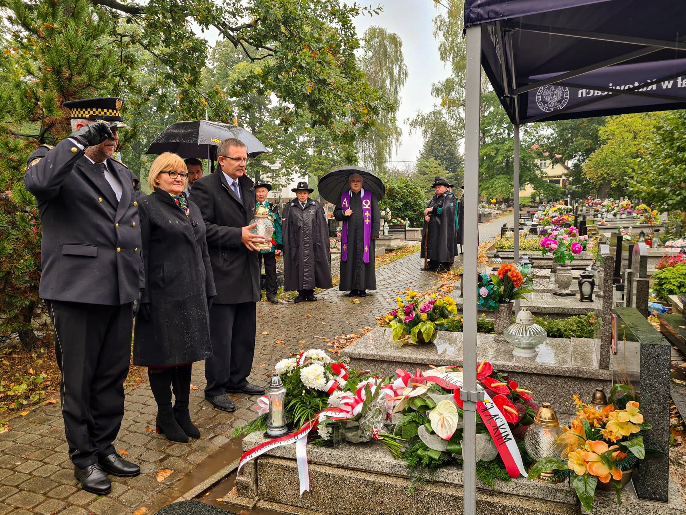 Oznaczenia znakiem pamięci „Tobie Polsko” gro